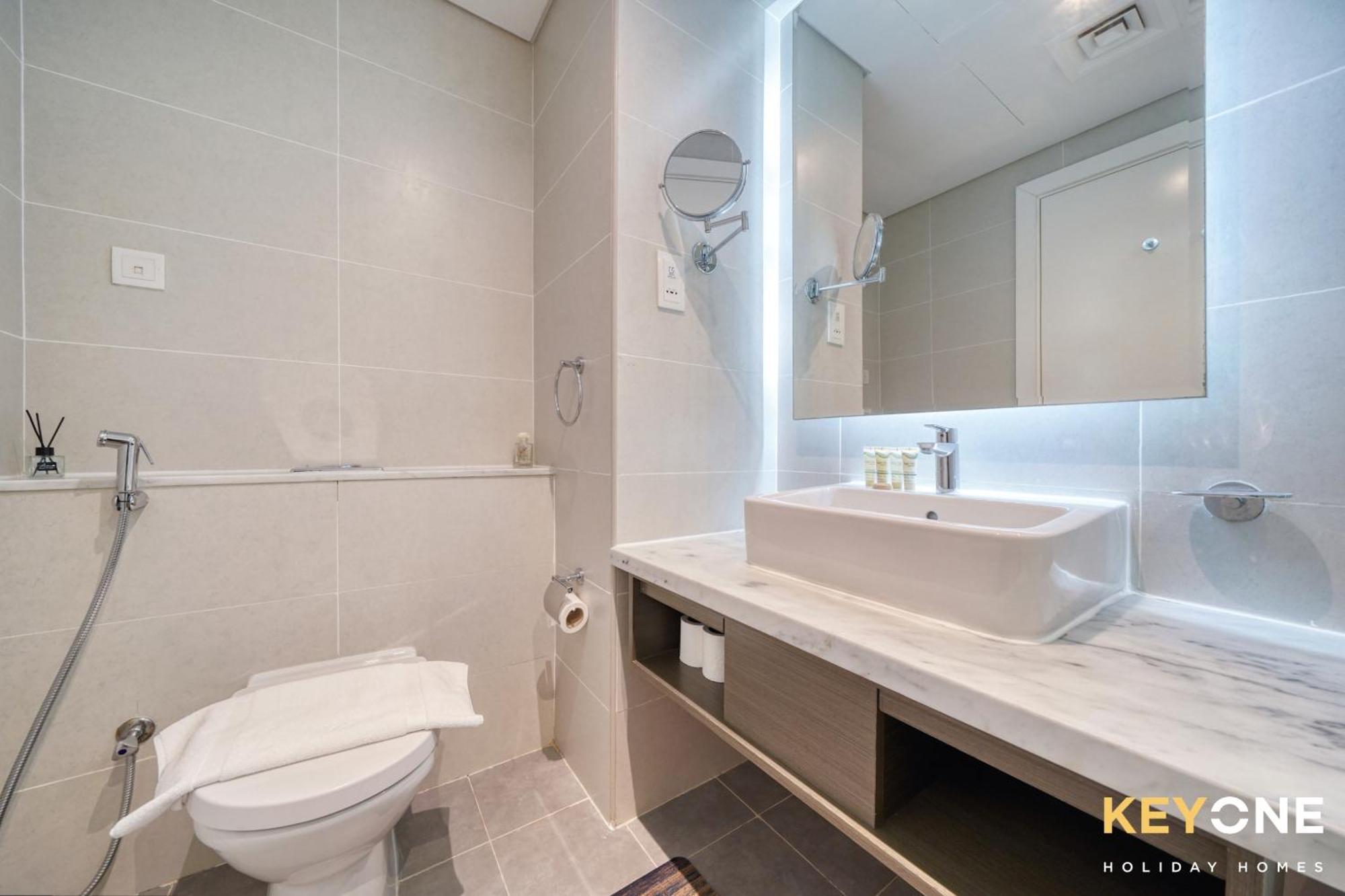 Sleek Studio In Prive With Stunning Canal View Ντουμπάι Εξωτερικό φωτογραφία